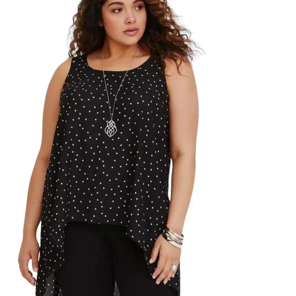Torrid black top with star print size 0-large/12 - Picture 7 of 13